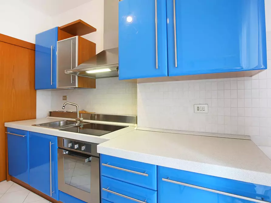 Immagine 13 di Camera in affitto  in Via Bolama18 a Milano