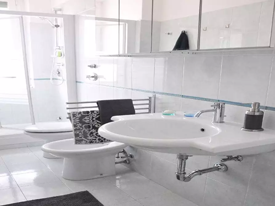 Immagine 35 di Camera in affitto  in Viale Molise65 a Milano