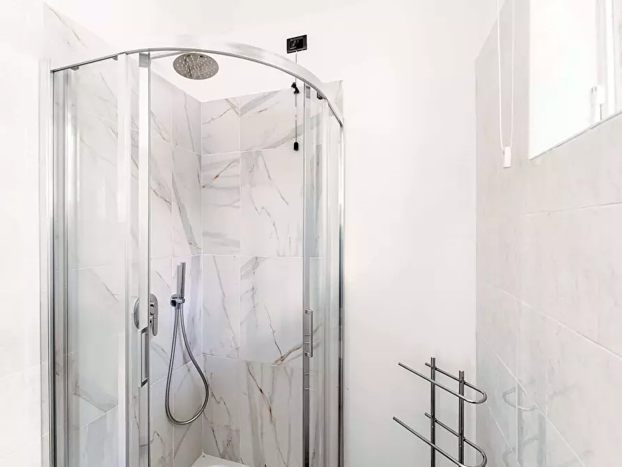 Immagine 21 di Appartamento in affitto  in Via Crotto Urago17 a Barni