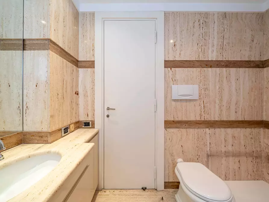 Immagine 34 di Appartamento in affitto  in Via Nicolò Porpora21 a Roma