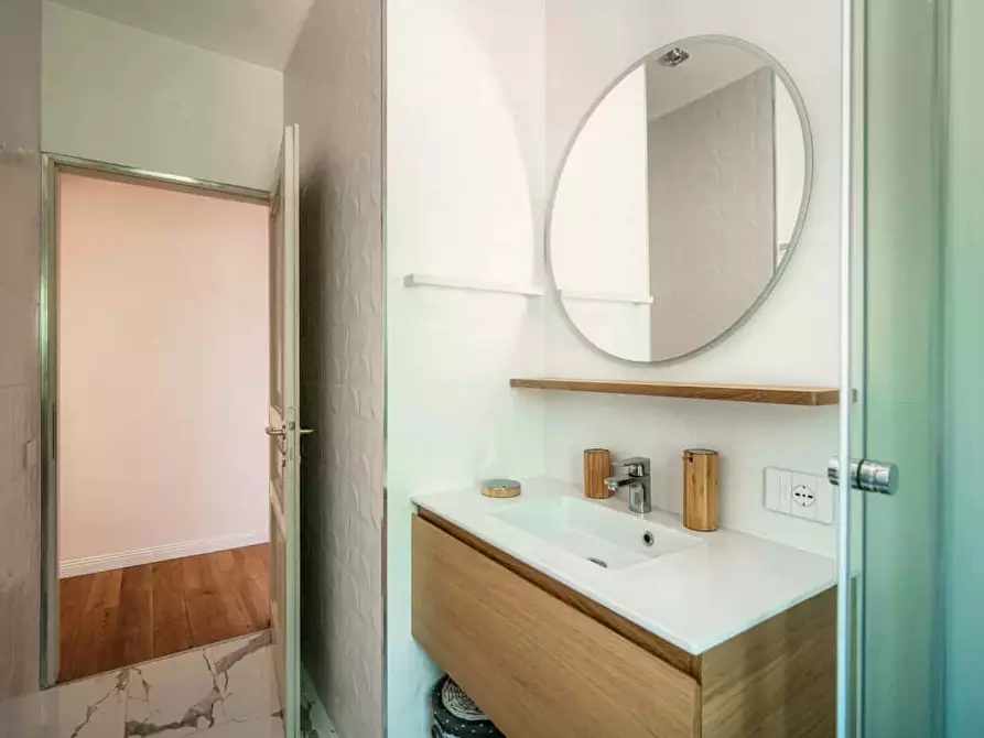 Immagine 29 di Appartamento in affitto  in Via Bellinzona55 a Como