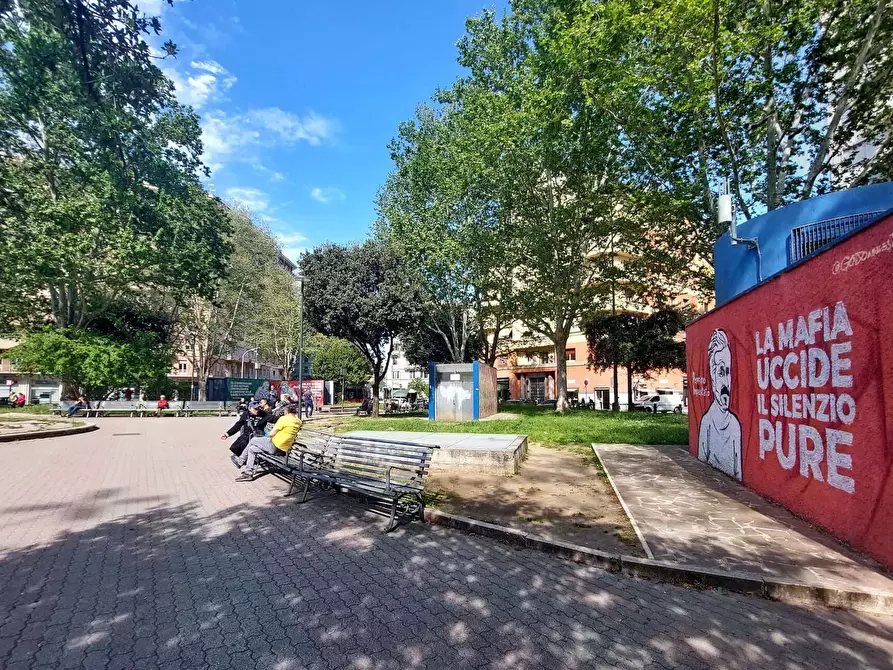Immagine 12 di Appartamento in affitto  in Via Livorno36 a Roma