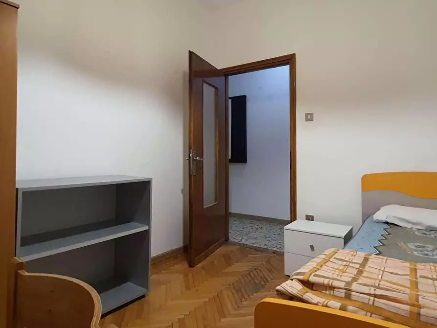 Immagine 2 di Camera in affitto  in Via San Giovanni a Trento