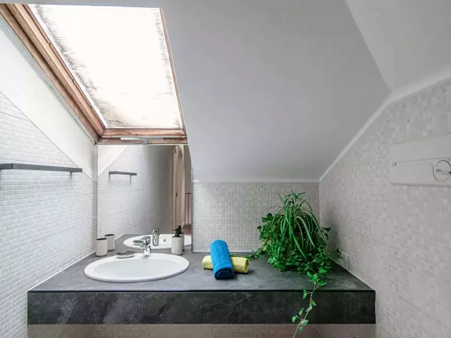 Immagine 45 di Appartamento in affitto  in Via Bellinzona55 a Como