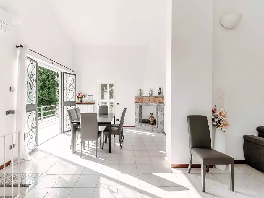 Immagine 6 di Appartamento in affitto  in Via Crotto Urago17 a Barni