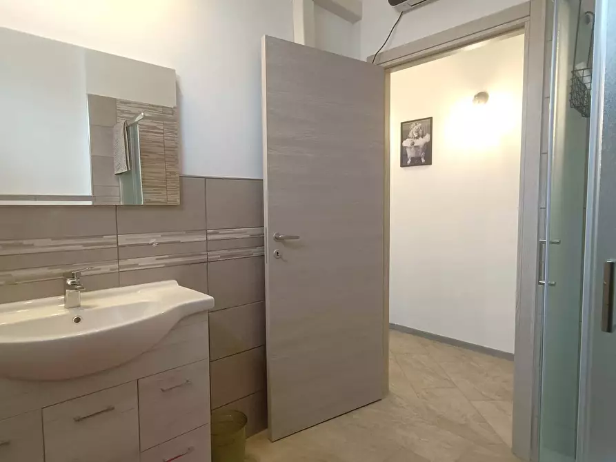 Immagine 21 di Camera in affitto  in Via Castellammare13 a Milano