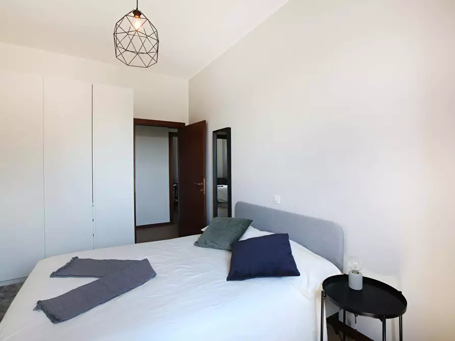 Immagine 3 di Camera in affitto  in Via Benjamin Constant2 a Milano