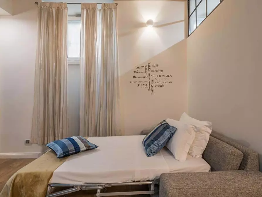 Immagine 12 di Appartamento in affitto  in Via Pomezia8 a Roma