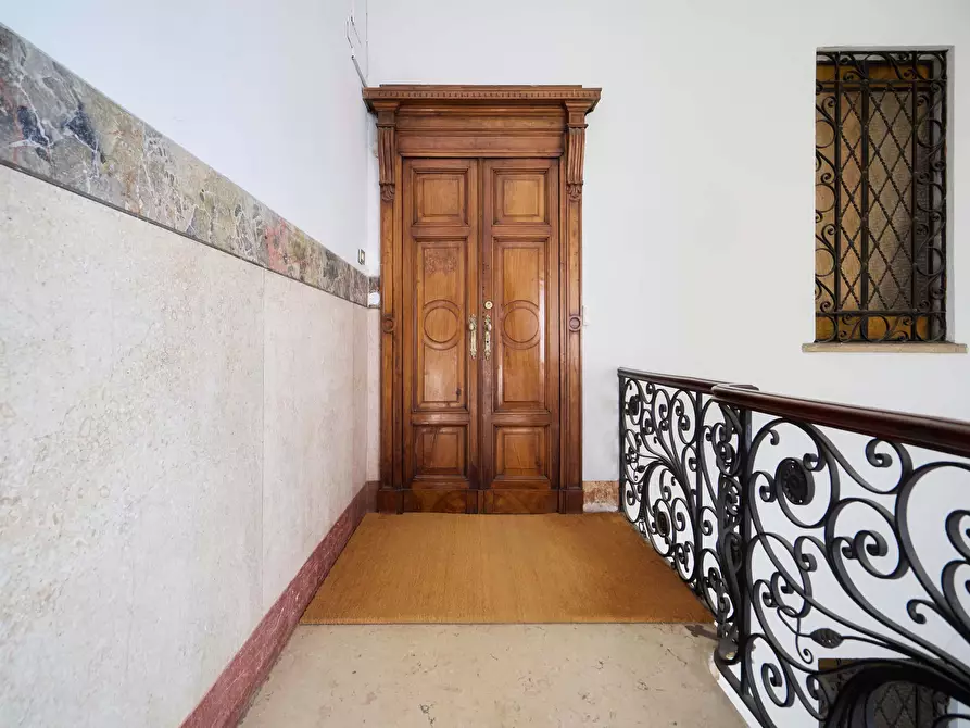 Immagine 79 di Appartamento in affitto  in Viale di Porta Vercellina2 a Milano