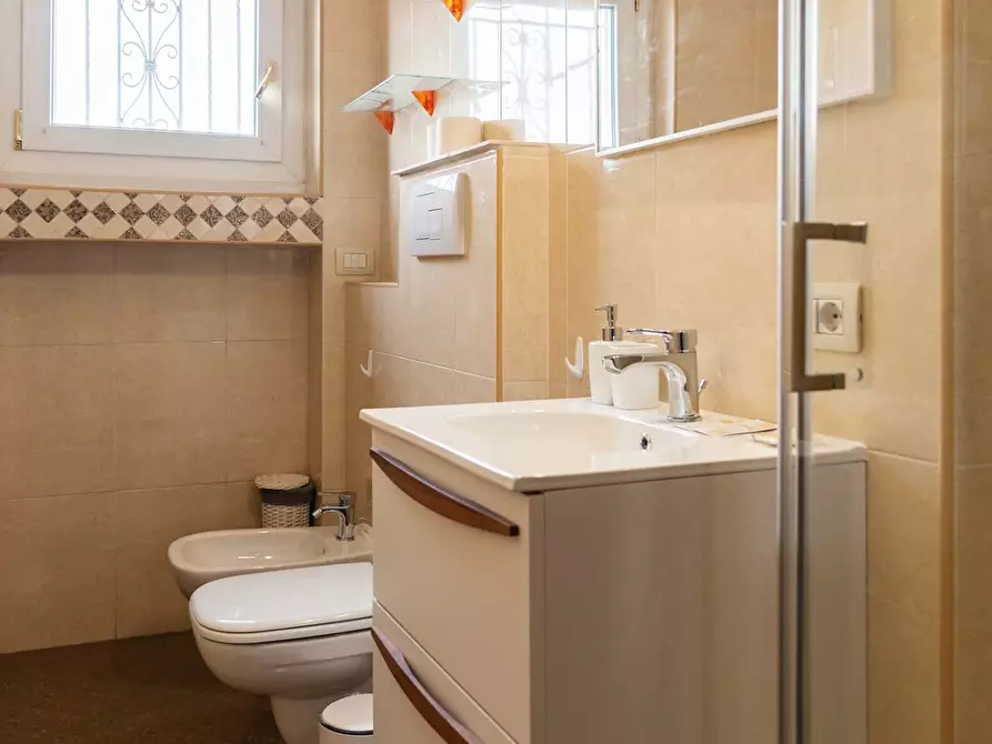 Immagine 25 di Appartamento in affitto  in Via Nino Bixio33 a Milano