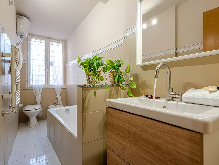 Immagine 35 di Appartamento in affitto  in Via Benedetta8 a Roma