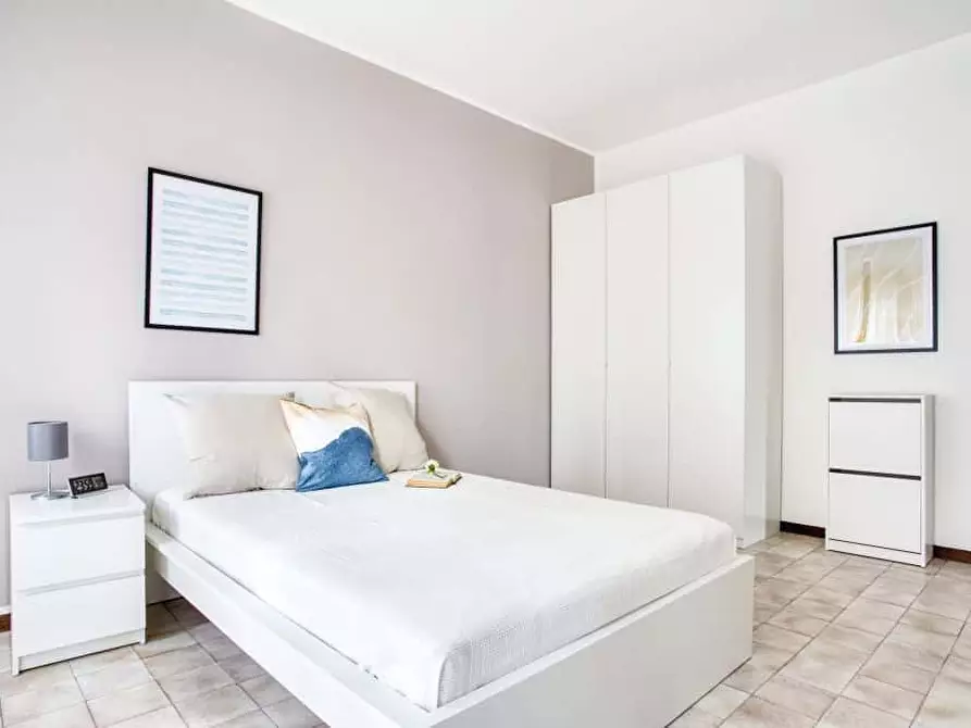 Immagine 6 di Camera in affitto  in Via Ronchi24 a Milano