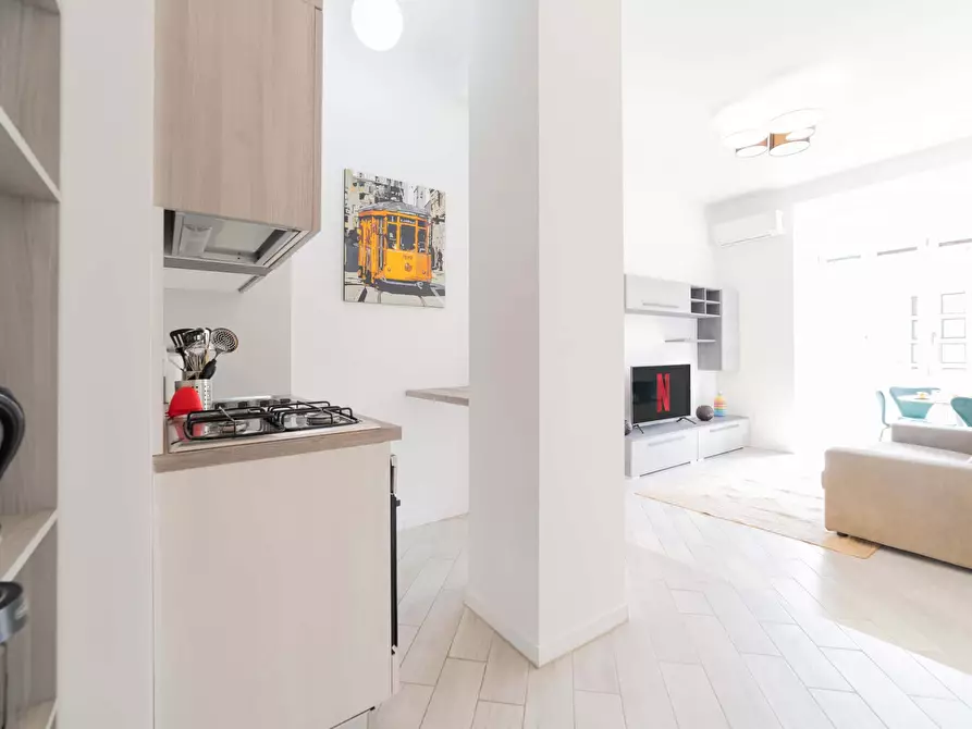 Immagine 2 di Appartamento in affitto  in Via Tonale5 a Milano