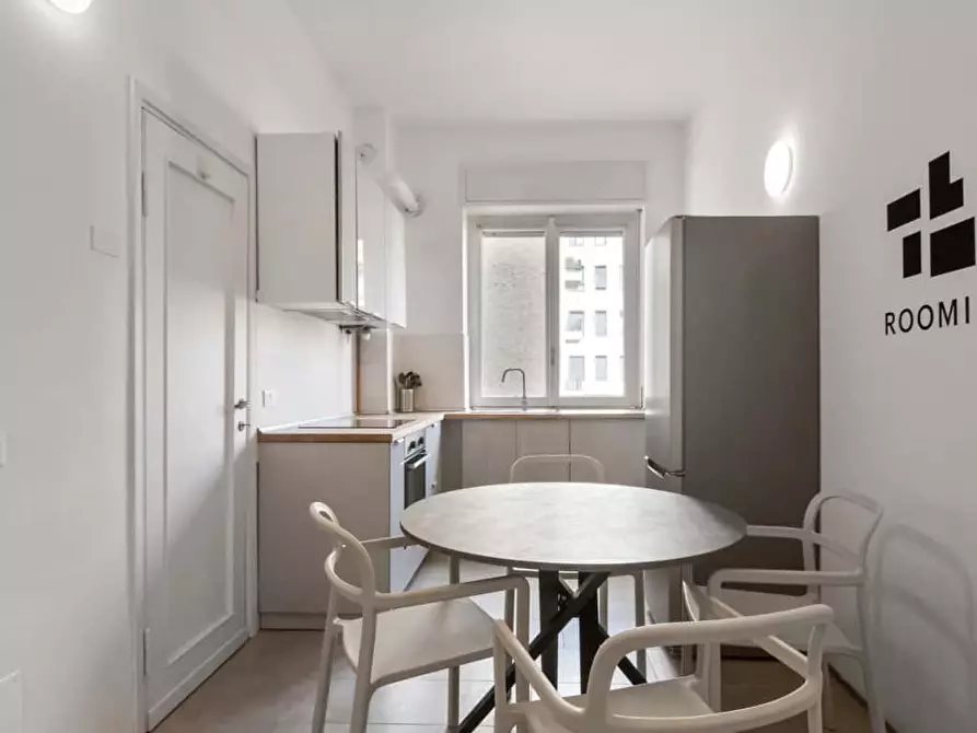 Immagine 12 di Camera in affitto  in Viale Vittorio Veneto22 a Milano
