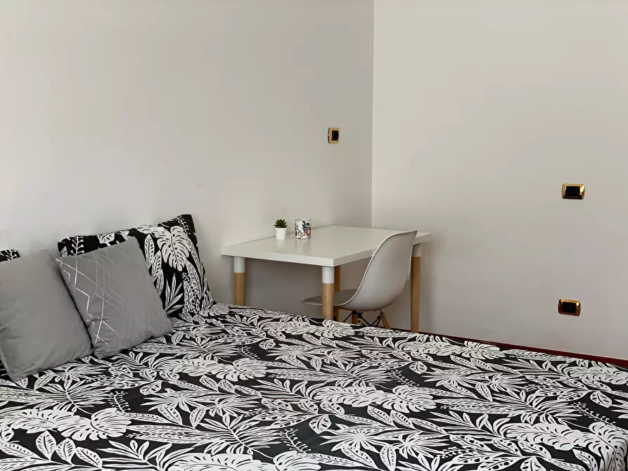 Immagine 3 di Camera in affitto  in Viale Campania29 a Milano