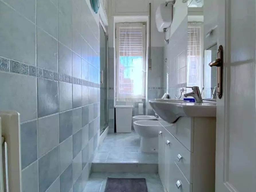 Immagine 13 di Appartamento in affitto  in Via la Spezia81 a Roma