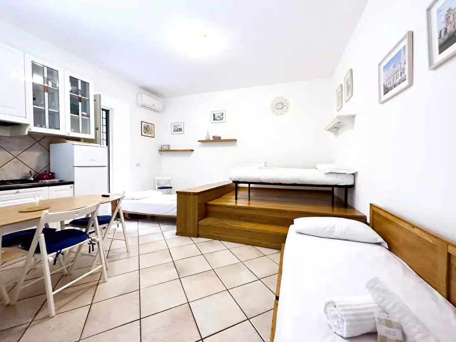 Immagine 11 di Appartamento in affitto  in Via Modica2 a Roma