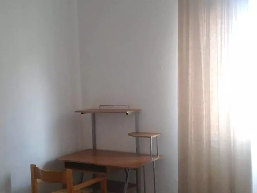 Immagine 3 di Camera in affitto  in Via Castelbarco18 a Trento