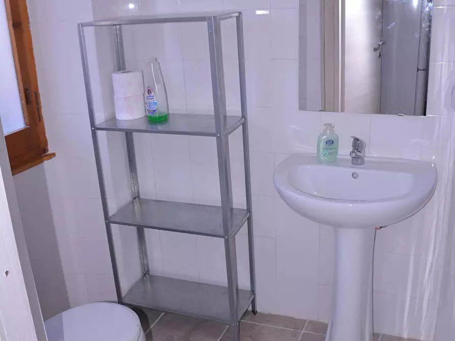 Immagine 7 di Camera in affitto  in Via Lombardia2 a Cagliari