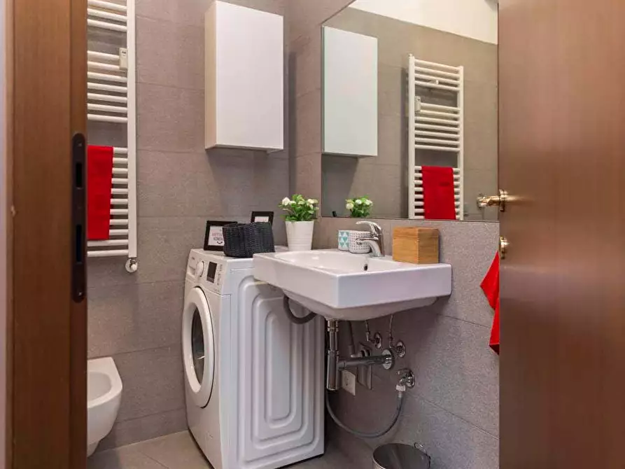 Immagine 28 di Camera in affitto  in Via Polesine33 a Milano