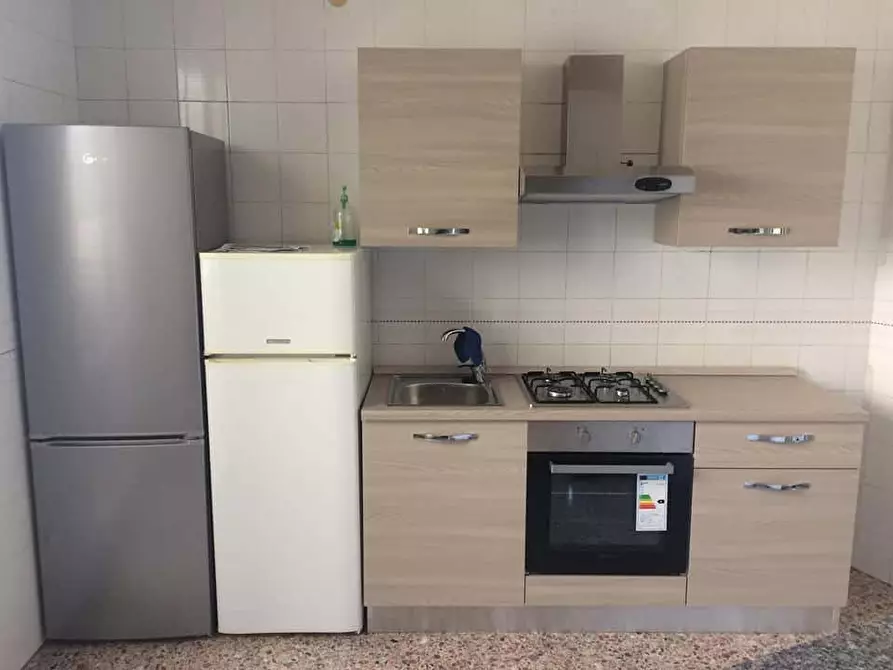 Immagine 5 di Camera in affitto  in Via Ingurtosu9 a Cagliari