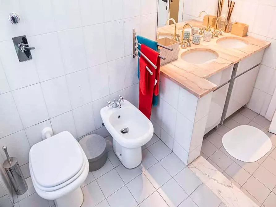 Immagine 29 di Camera in affitto  in Via Antonio Canova25 a Milano