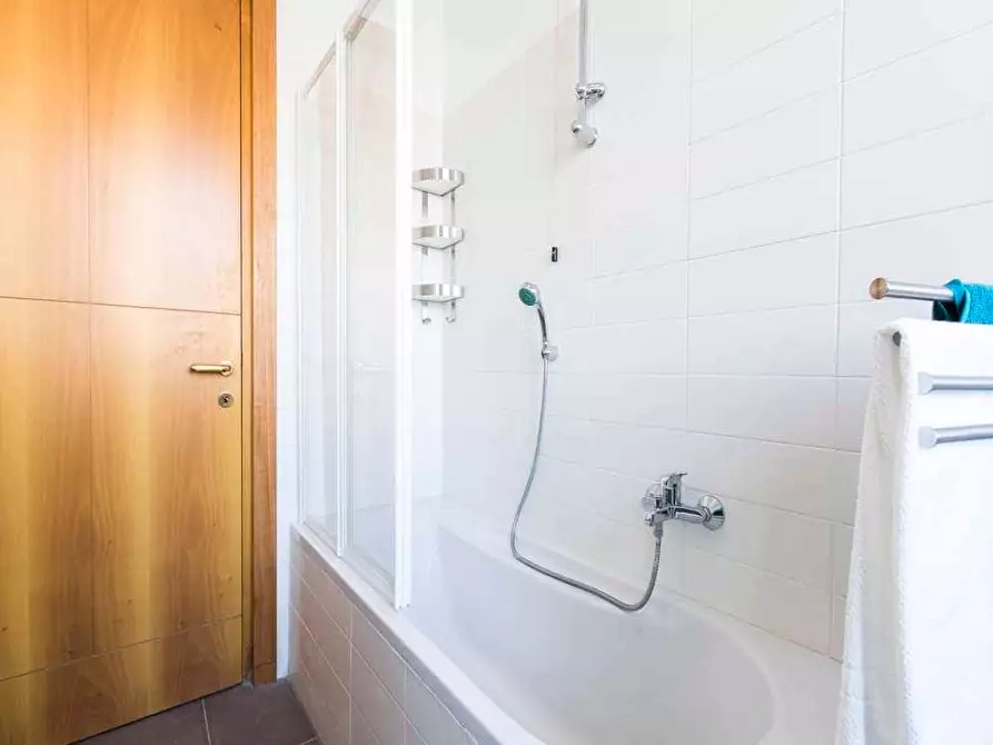 Immagine 14 di Camera in affitto  in Viale Edoardo Jenner64 a Milano