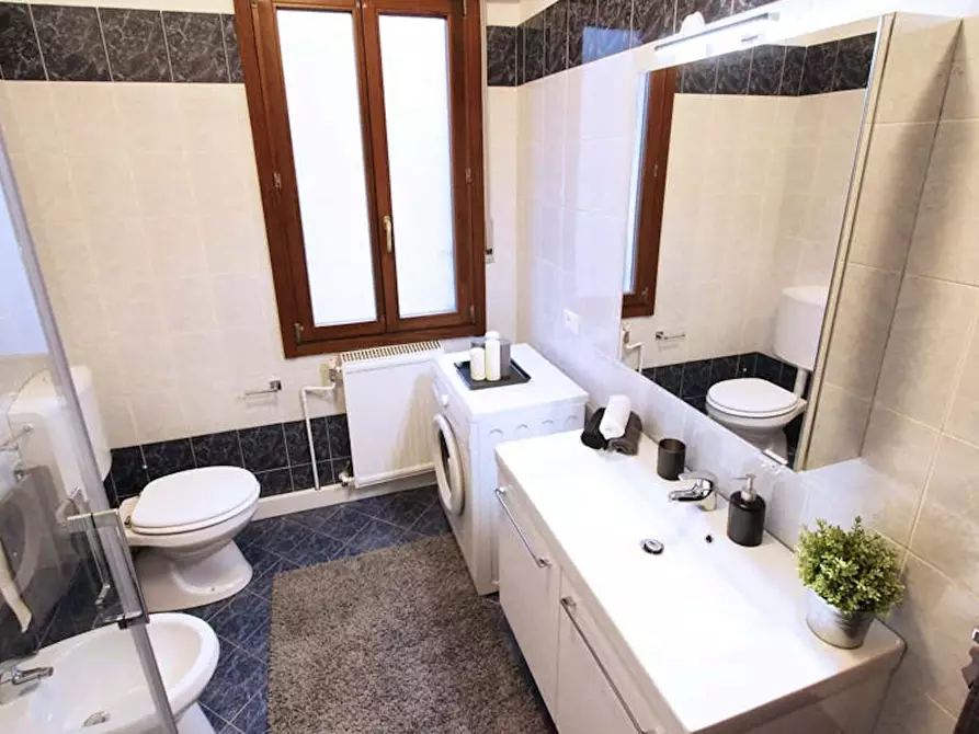 Immagine 6 di Camera in affitto  in Via Bissuola120 a Venezia