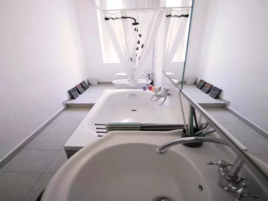 Immagine 8 di Camera in affitto  in Via Mauro Macchi2 a Milano