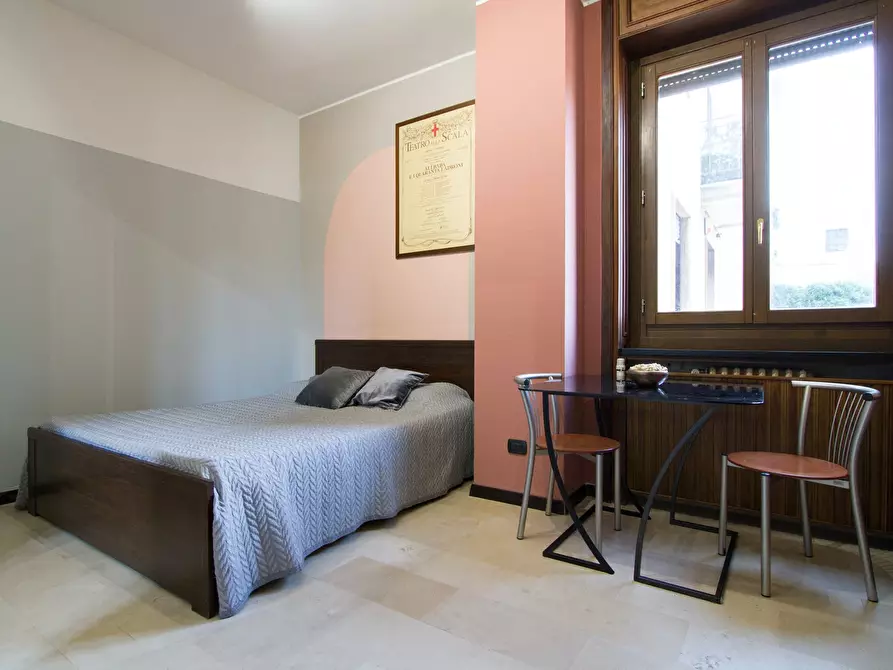 Immagine 10 di Appartamento in affitto  in Via dei Piatti8 a Milano