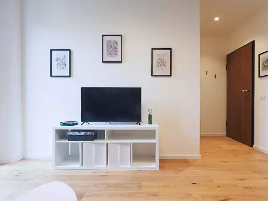 Immagine 30 di Appartamento in affitto  in Via Melzo16 a Milano
