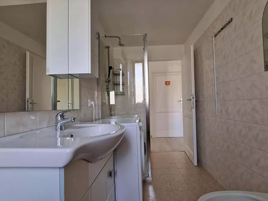 Immagine 12 di Camera in affitto  in Via Ostiense343 a Roma