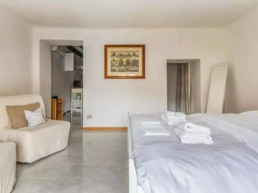 Immagine 10 di Appartamento in affitto  in Via Mortara4 a Milano