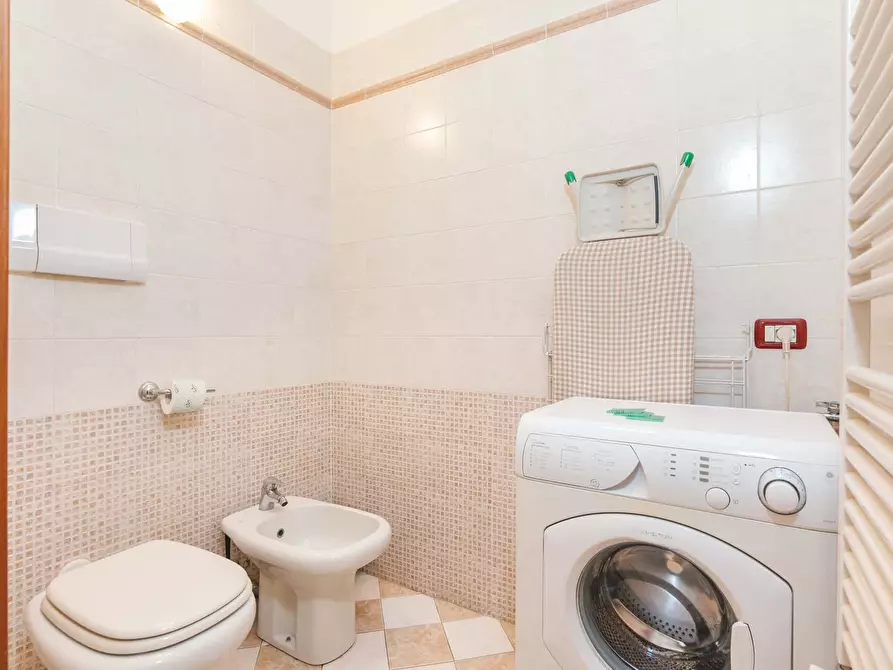 Immagine 26 di Appartamento in affitto  in Via Coluccio Salutati a Milano