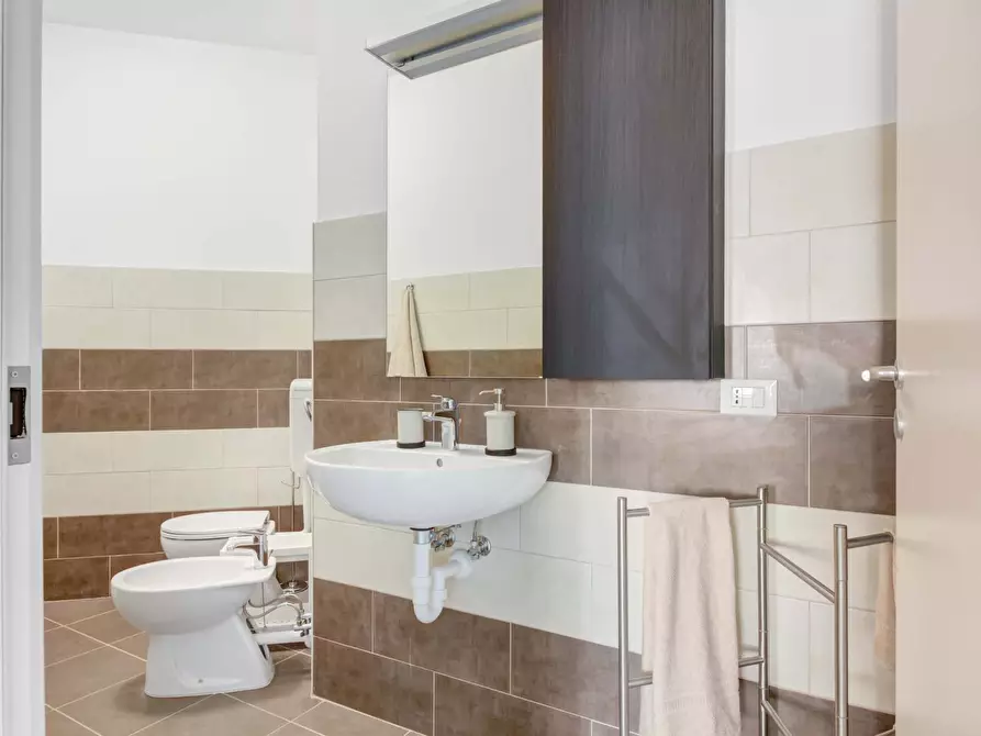 Immagine 3 di Camera in affitto  in Via Stromboli1 a Milano