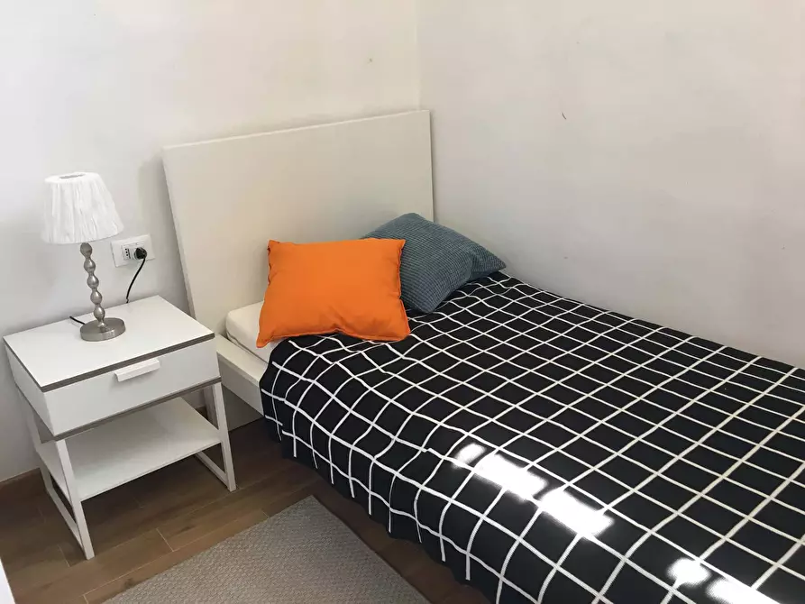 Immagine 3 di Camera in affitto  in della Colonna35 a Firenze