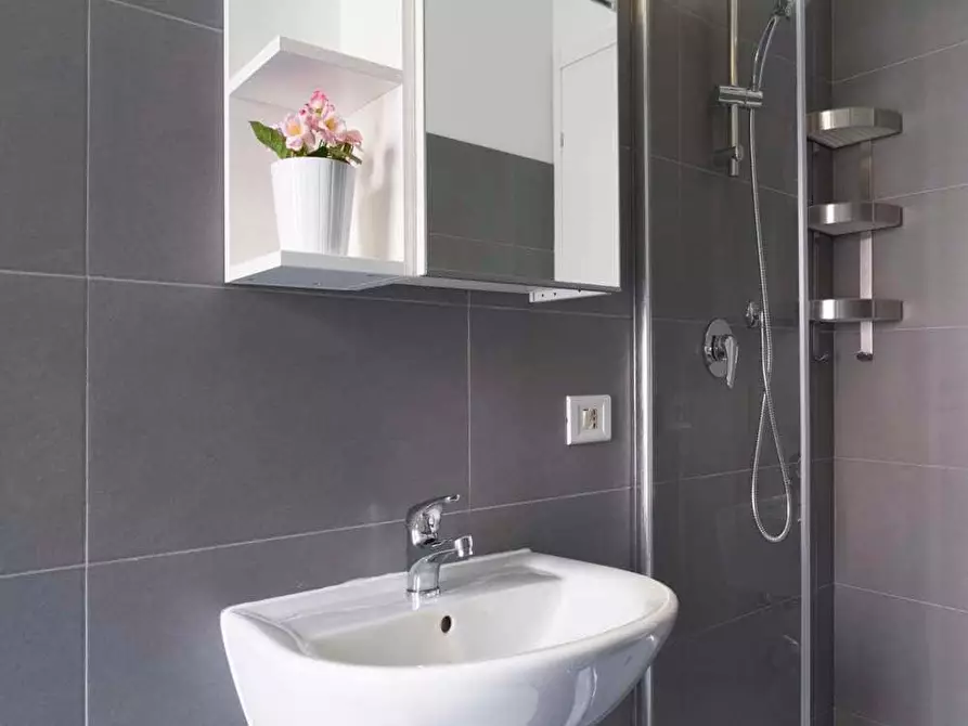 Immagine 31 di Camera in affitto  in Viale Coni Zugna27 a Milano