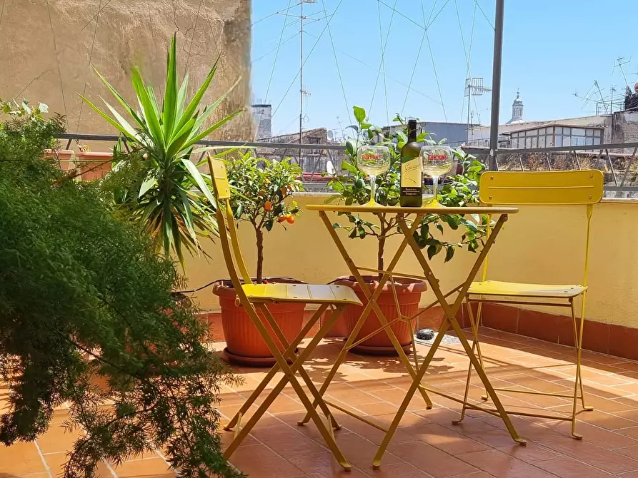 Immagine 29 di Camera in affitto  in Via dei Tribunali268 a Napoli
