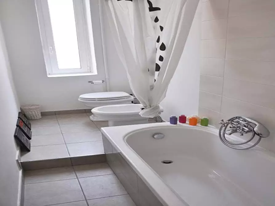 Immagine 14 di Camera in affitto  in Via Mauro Macchi2 a Milano