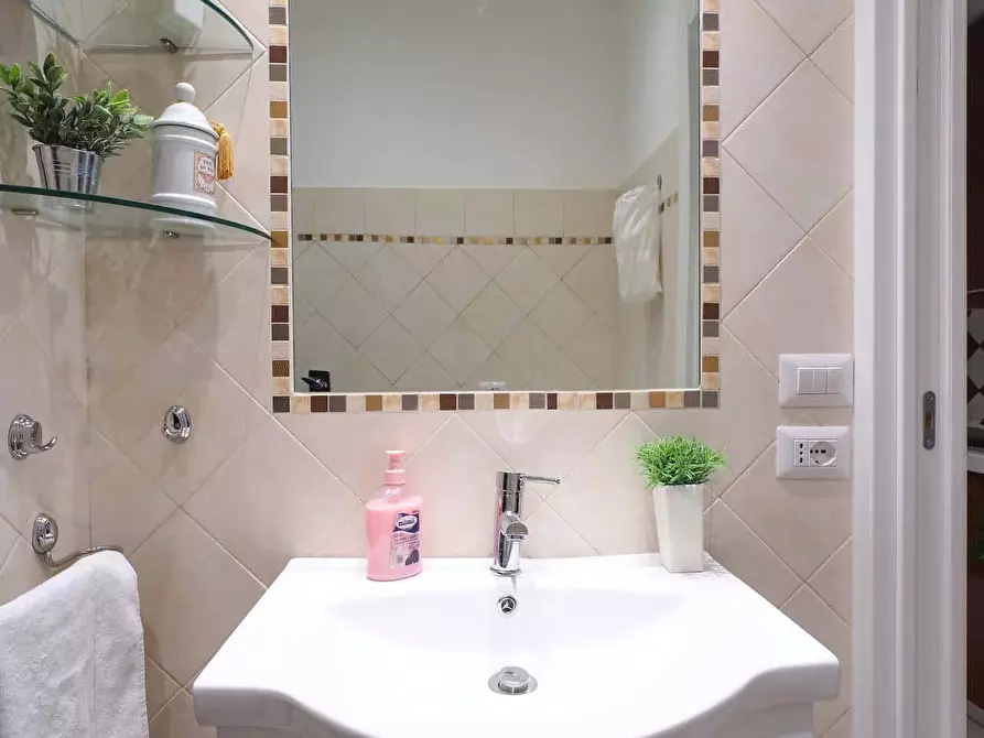 Immagine 7 di Appartamento in affitto  in Via San Calocero27 a Milano