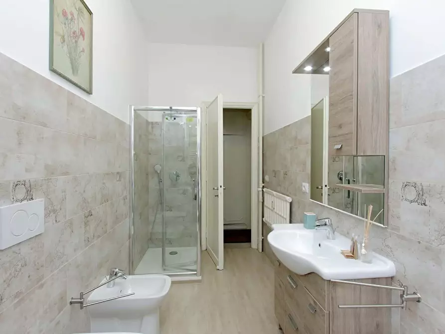 Immagine 13 di Appartamento in affitto  in Via Buccari11 a Roma