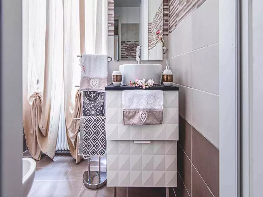 Immagine 28 di Camera in affitto  in Viale Nazario Sauro4 a Milano