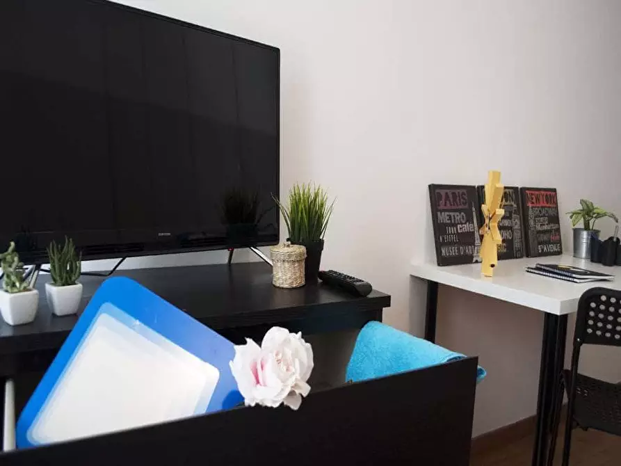 Immagine 5 di Camera in affitto  in Viale Tunisia13 a Milano