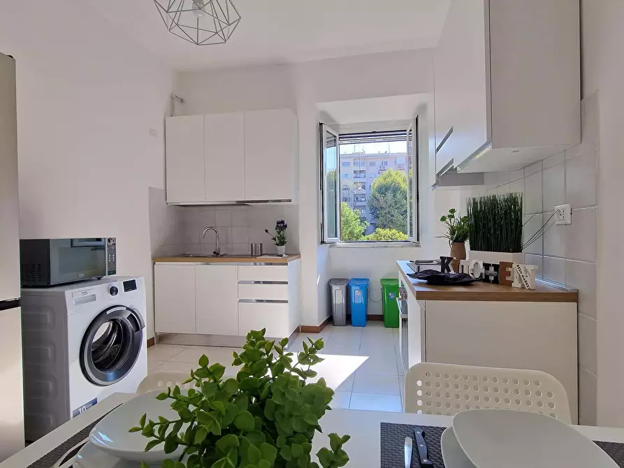 Immagine 9 di Camera in affitto  in Via Ostiense353 a Roma