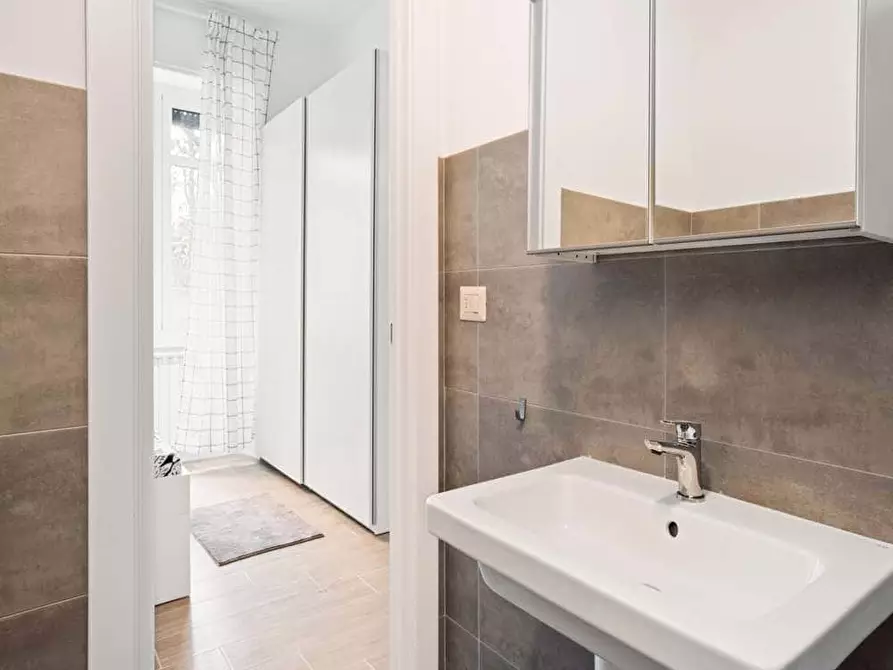 Immagine 7 di Camera in affitto  in Viale Legioni Romane39 a Milano