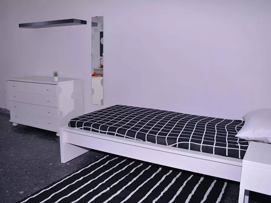 Immagine 2 di Camera in affitto  in Via Ingurtosu9 a Cagliari