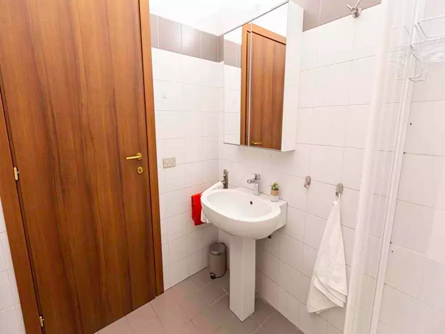 Immagine 16 di Camera in affitto  in Via Giuseppe Meda25 a Milano