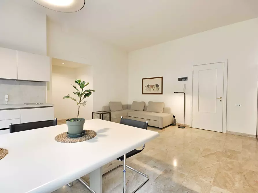 Immagine 1 di Appartamento in affitto  in Via Vincenzo Monti55 a Milano