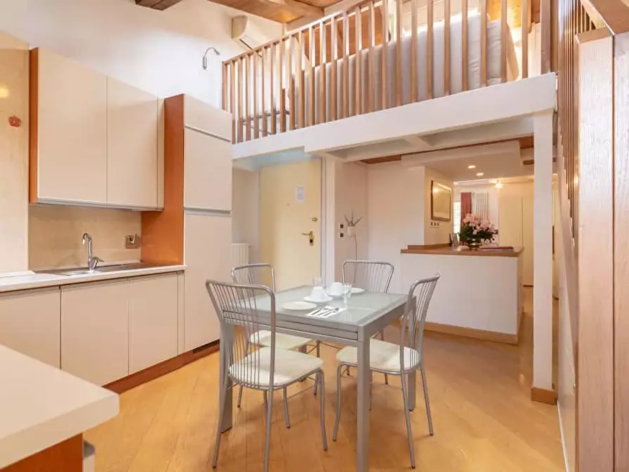 Immagine 3 di Appartamento in affitto  in Via Santo Stefano88 a Bologna