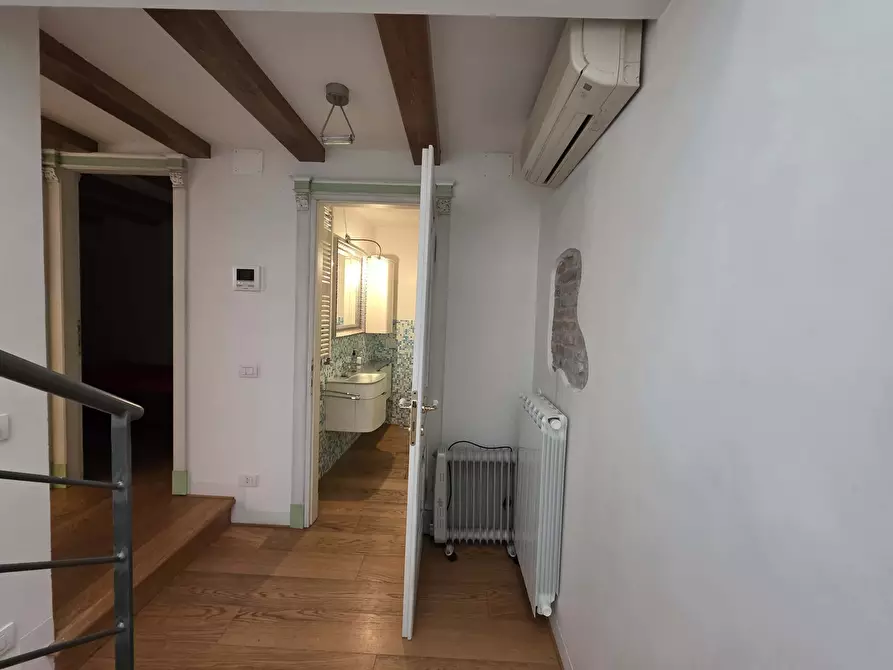 Immagine 2 di Appartamento in affitto  in Calle al Ponte de la Guerra3573 a Venezia